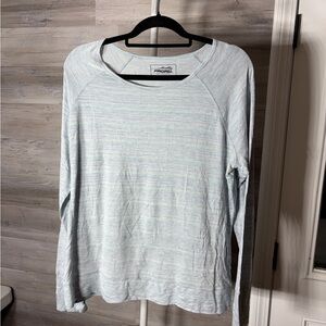 Long-Sleeve Crewneck Tee in Pale Blue Heather 1086